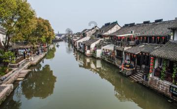 助力城市“换新颜”!重庆路周边地下管廊工程顺利完成电缆下地入廊施工